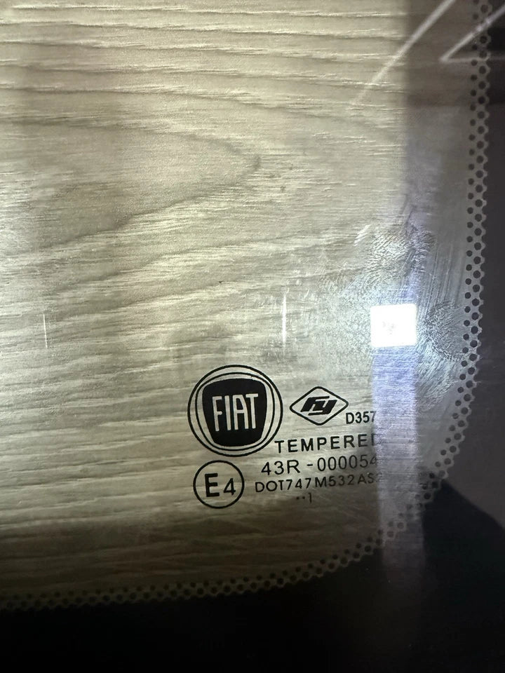 Vetrino Vetro Fisso Fiancata Parafango Posteriore Destro Per Fiat Panda Dal 2012